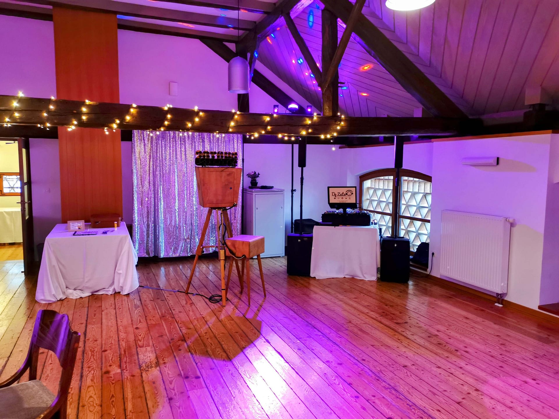 Dj Zate, Foto stojnica in rekviziti za slikanje na poroki